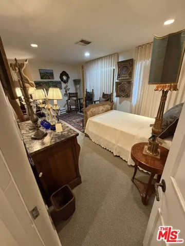 2252 W Washington Boulevard, Los Angeles, California 90018