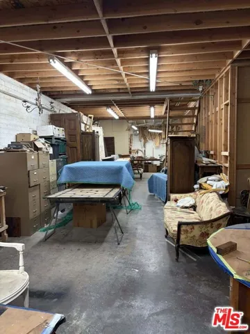 2252 W Washington Boulevard, Los Angeles, California 90018