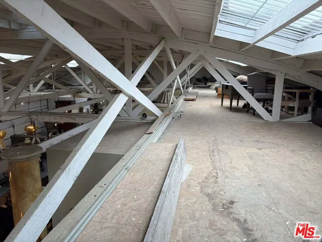 2252 W Washington Boulevard, Los Angeles, California 90018