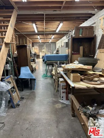 2252 W Washington Boulevard, Los Angeles, California 90018
