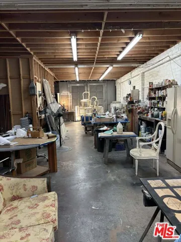 2252 W Washington Boulevard, Los Angeles, California 90018