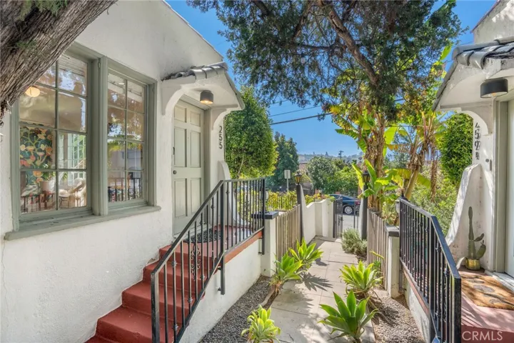 Entrance to bungalow