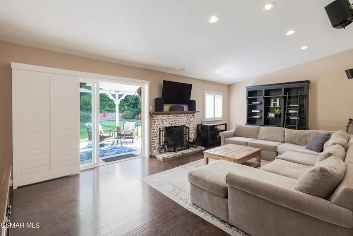 78 N Sabra Ave-13
