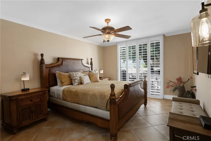 Master Ensuite with extra closet space