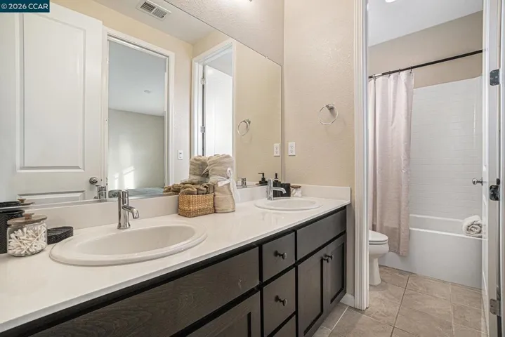 Jack / Jill Bathroom