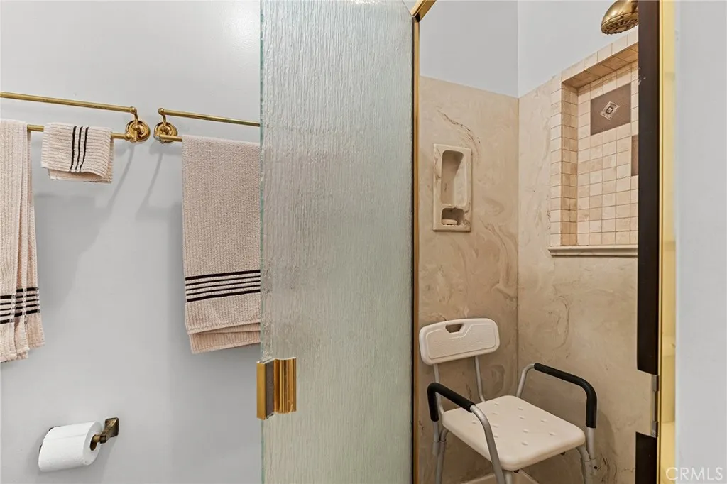 Primary shower