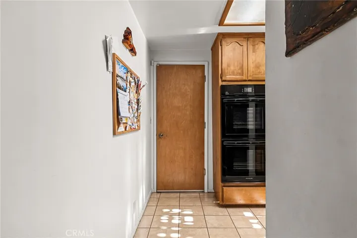 Kitchen & Laundry room door