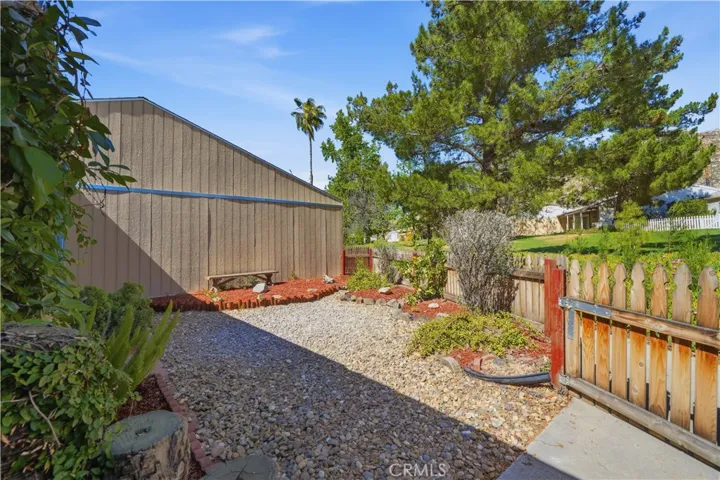 Low maintenance front yard landscaping