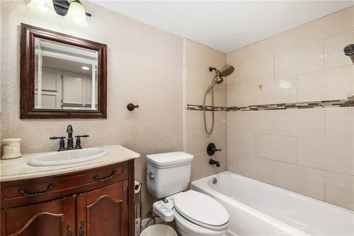 6201 Shoup 75, Woodland Hills, California 91367