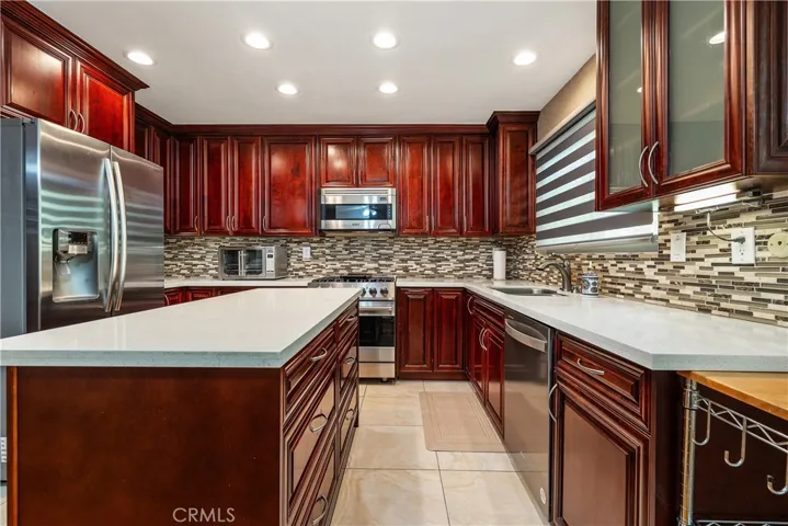 6201 Shoup 75, Woodland Hills, California 91367