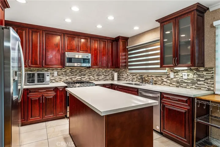 6201 Shoup 75, Woodland Hills, California 91367
