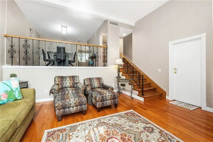 6201 Shoup 75, Woodland Hills, California 91367