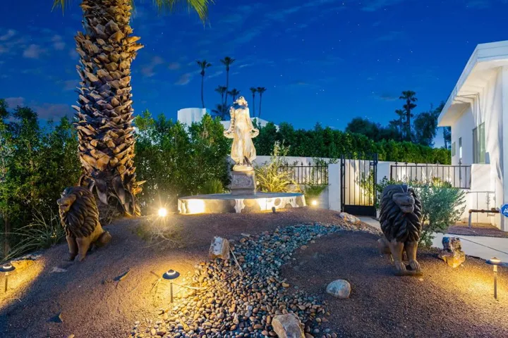 66-web-or-mls-66-print-JS_Coronado_0824_