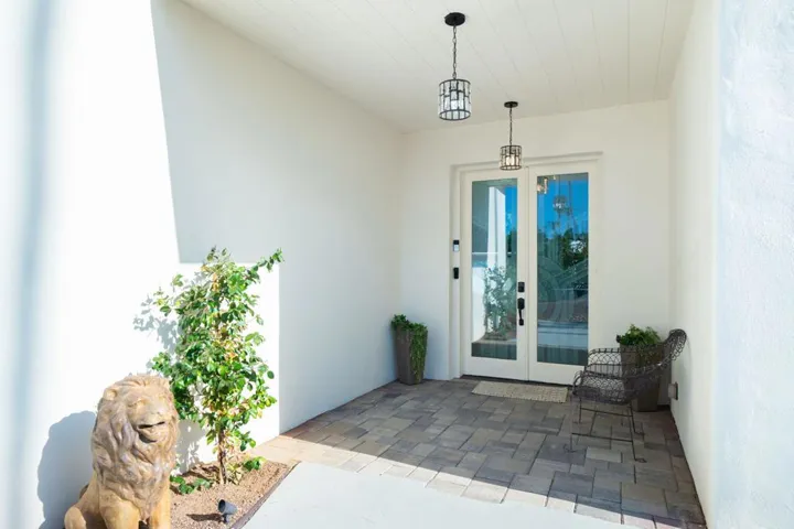 9-web-or-mls-9-print-JS_Coronado_0824_00