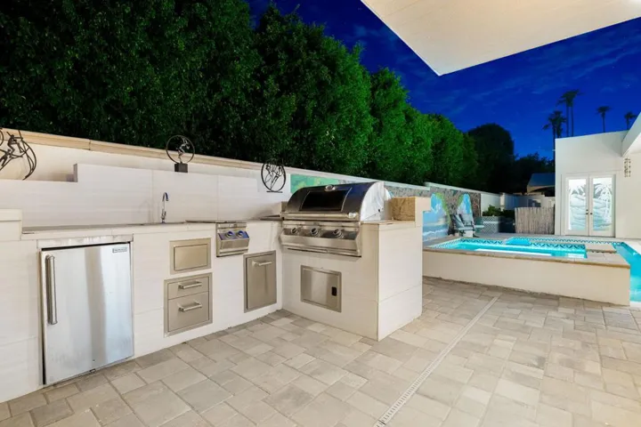 83-web-or-mls-83-print-JS_Coronado_0824_