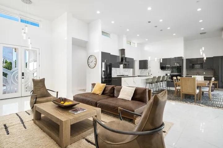 31-web-or-mls-31-print-JS_Coronado_0824_