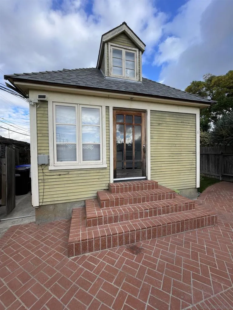 Back House (3148)