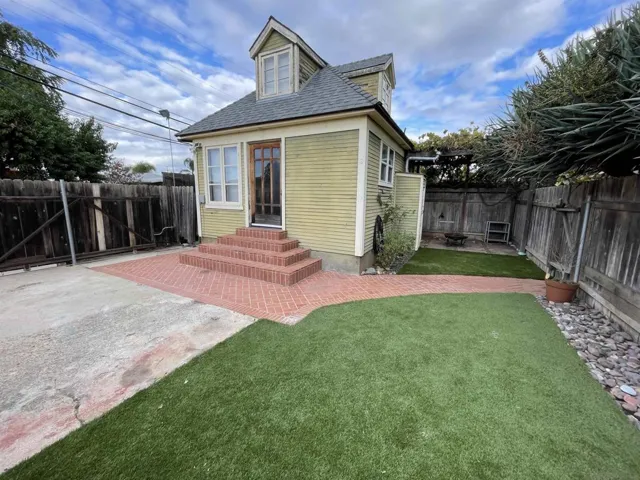 Back House​​‌​​​​‌​​‌‌​​‌​​​‌‌​​​‌​​‌‌​​‌‌​​‌‌​​​​ (3148)