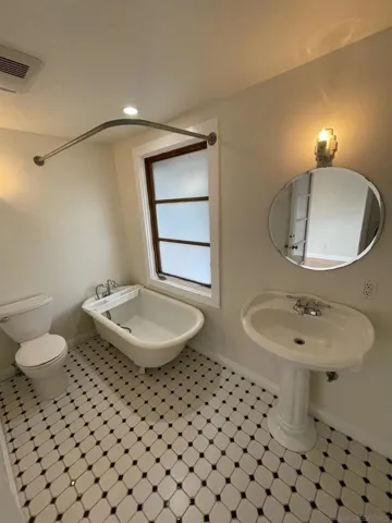 Back House (3148)
