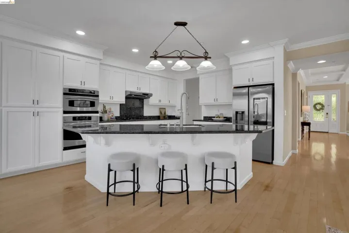 Kitchen with nook and countertop seating