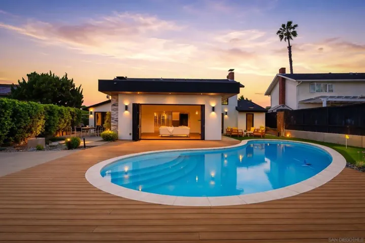 https://zimg.paragon.ice.com/ParagonImages/Property/PA/SDMLS/-518470/44/533/400/f793c0854606b91f4a068a620b885d36/3/25951ddff5b873feacedfd9bf07455d9/-518470-1be46783-e524-4611-b7b1-96251b81dfd1.JPG
