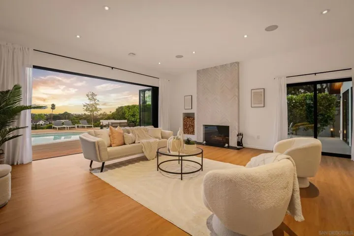 https://zimg.paragon.ice.com/ParagonImages/Property/PA/SDMLS/-518470/9/533/400/c7980534258856768e8ff1c87098c036/3/25951ddff5b873feacedfd9bf07455d9/-518470-30eeb7fa-c9ec-4853-9b02-dff6140b8ab3.JPG