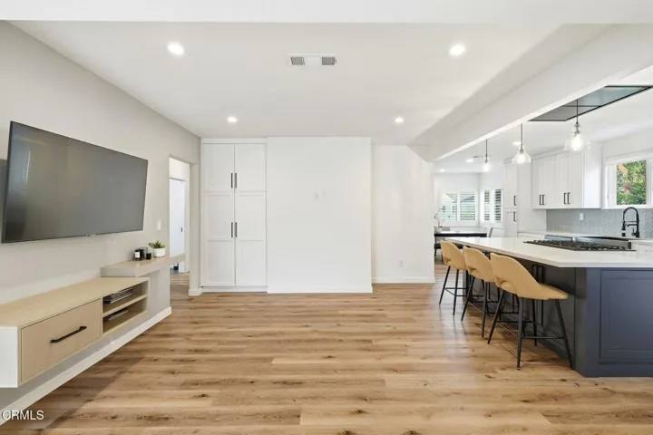 24_2534_El_Sol_Ave_Altadena_CA_91001_USA