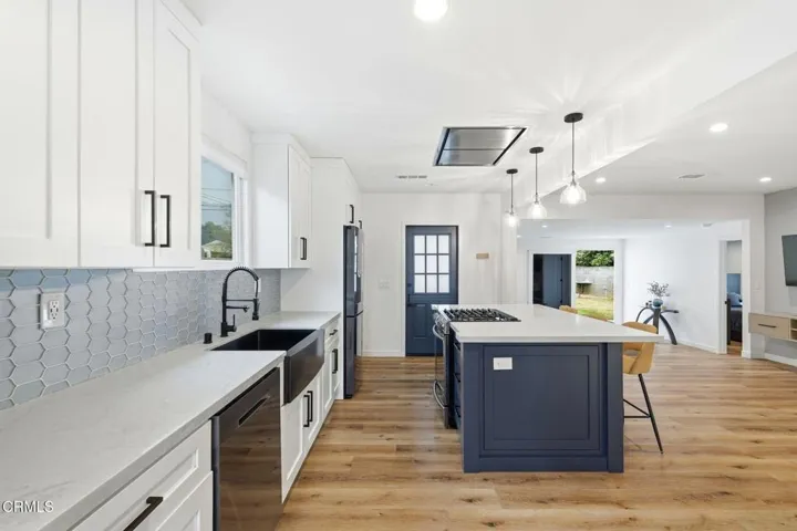 14_2534_El_Sol_Ave_Altadena_CA_91001_USA