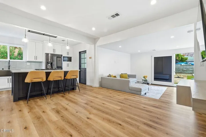 21_2534_El_Sol_Ave_Altadena_CA_91001_USA