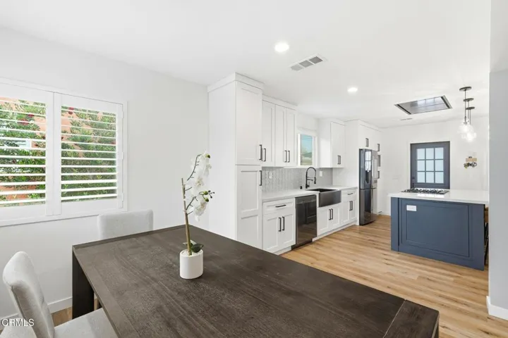 12_2534_El_Sol_Ave_Altadena_CA_91001_USA