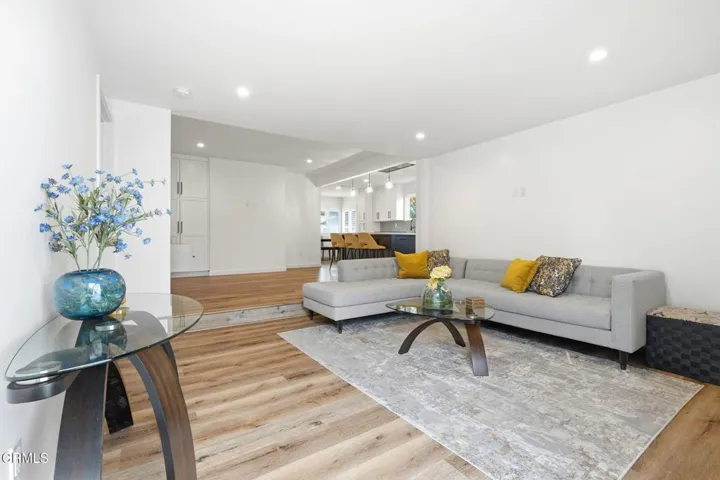 23_2534_El_Sol_Ave_Altadena_CA_91001_USA