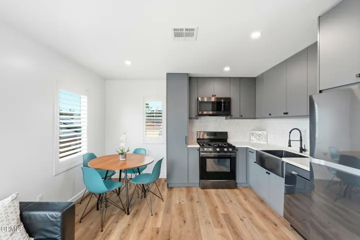 45_2534_El_Sol_Ave_Altadena_CA_91001_USA