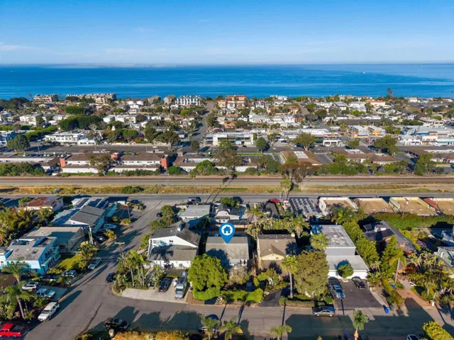 852 Dewitt Avenue, Encinitas, California 92024