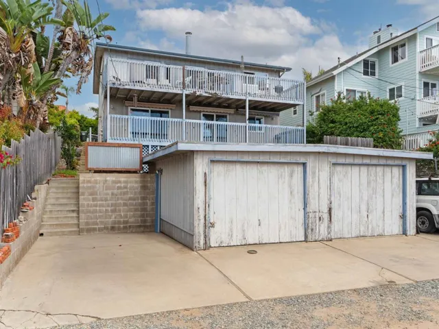 852 Dewitt Avenue, Encinitas, California 92024