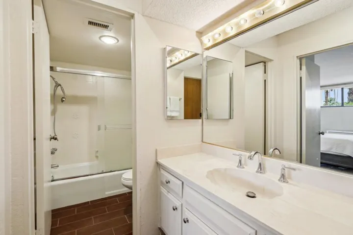 06-Bathroom-1