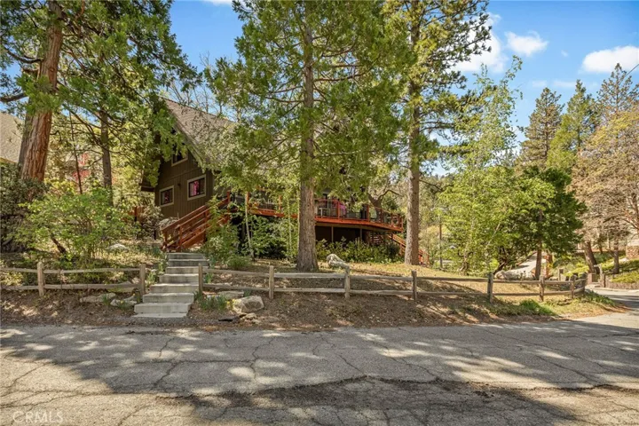 26489 Hillcrest, Lake Arrowhead, California 92352
