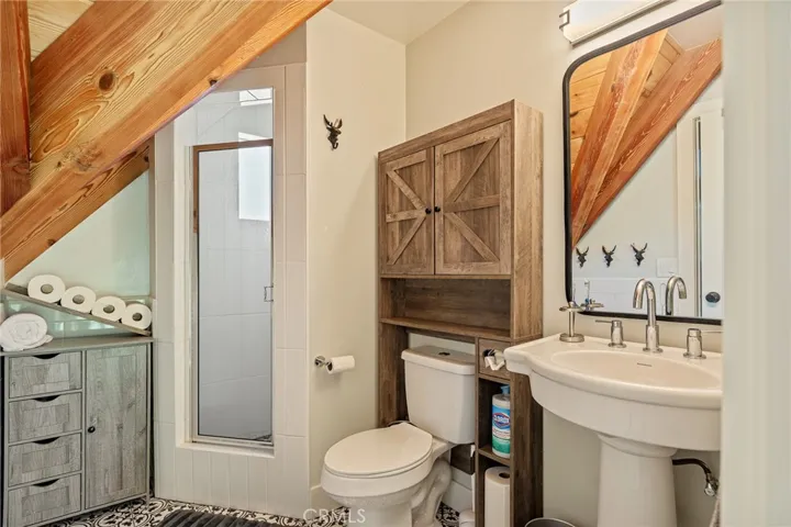 26489 Hillcrest, Lake Arrowhead, California 92352
