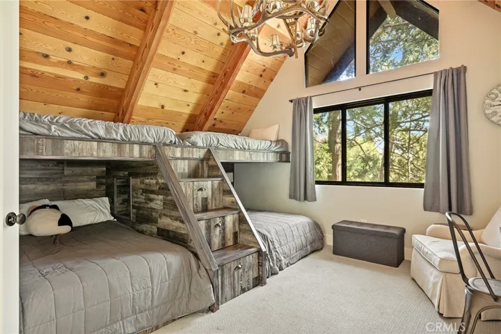 26489 Hillcrest, Lake Arrowhead, California 92352