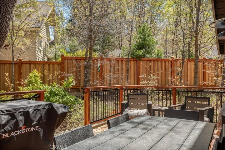 26489 Hillcrest, Lake Arrowhead, California 92352