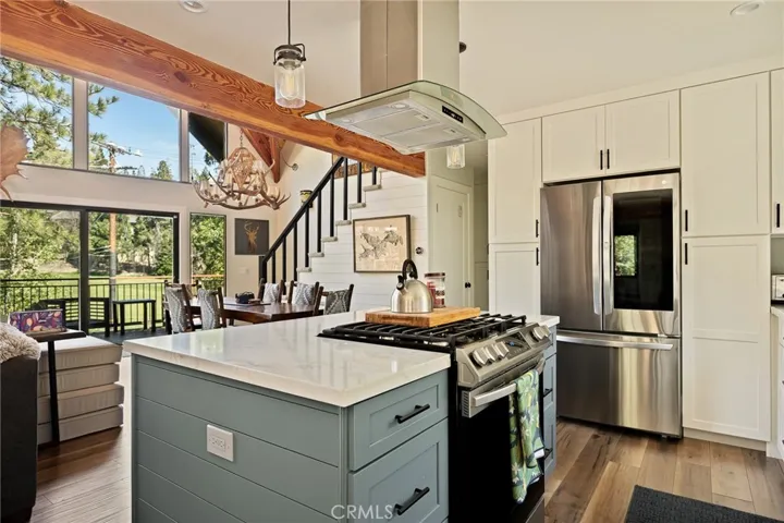 26489 Hillcrest, Lake Arrowhead, California 92352