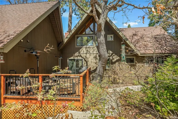 26489 Hillcrest, Lake Arrowhead, California 92352