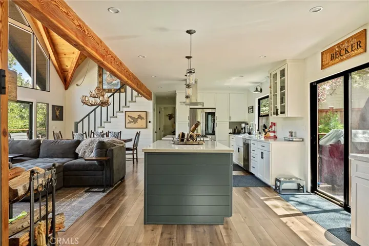 26489 Hillcrest, Lake Arrowhead, California 92352