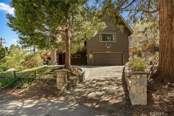 26489 Hillcrest, Lake Arrowhead, California 92352