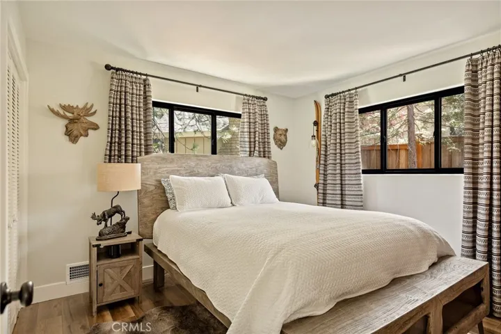 26489 Hillcrest, Lake Arrowhead, California 92352