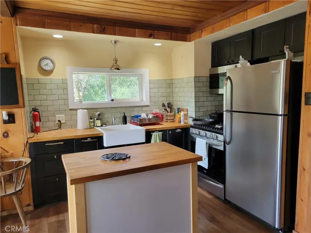 177 Craghill, Cedar Glen, California 92321
