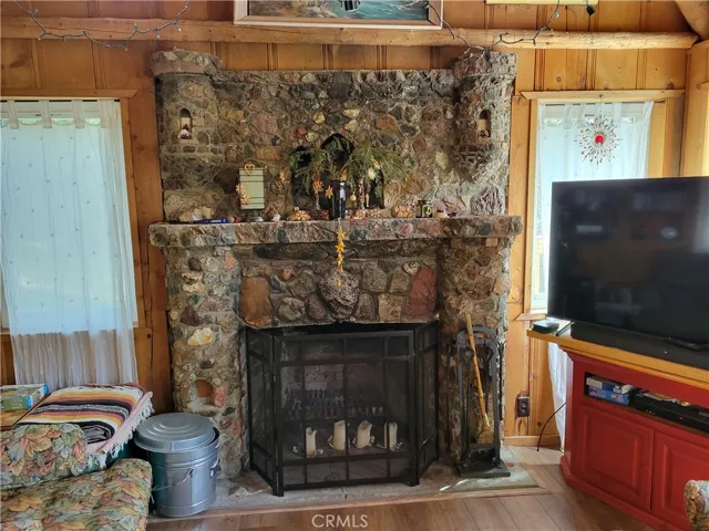 177 Craghill, Cedar Glen, California 92321