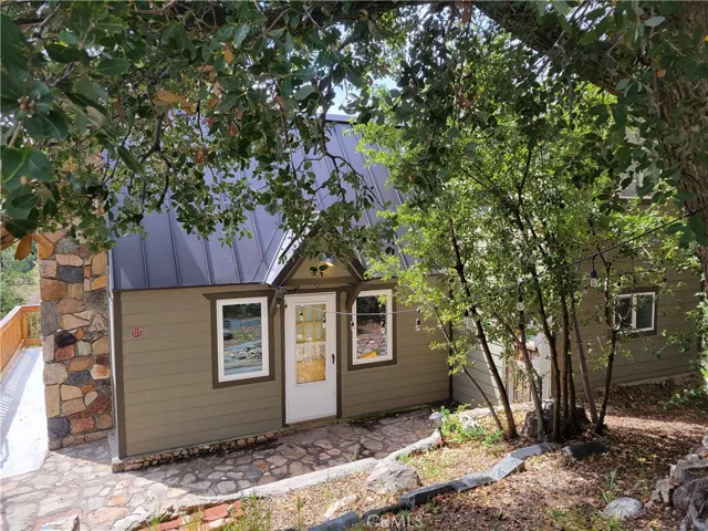 177 Craghill, Cedar Glen, California 92321