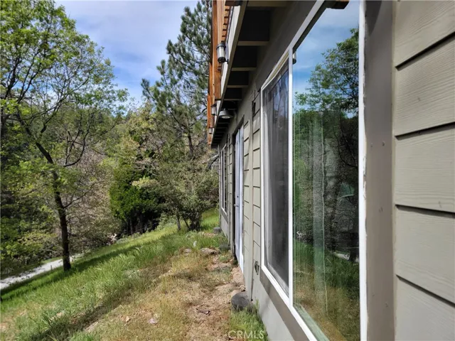 177 Craghill, Cedar Glen, California 92321