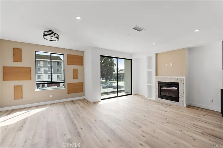 11858 W Flower Lane, Valley Village, California 91607
