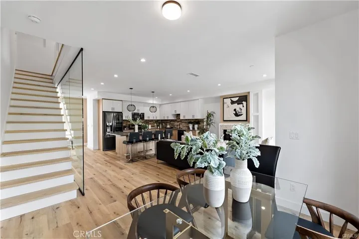 11858 W Flower Lane, Valley Village, California 91607